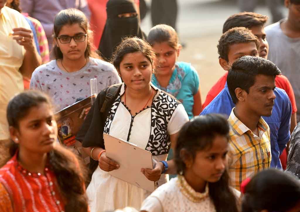4,82,157 Inter first year students attended for English Paper 1 Exam in Telangana